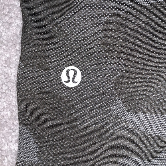 Lululemon THE liner less shorts dark green color - Picture 5 of 6
